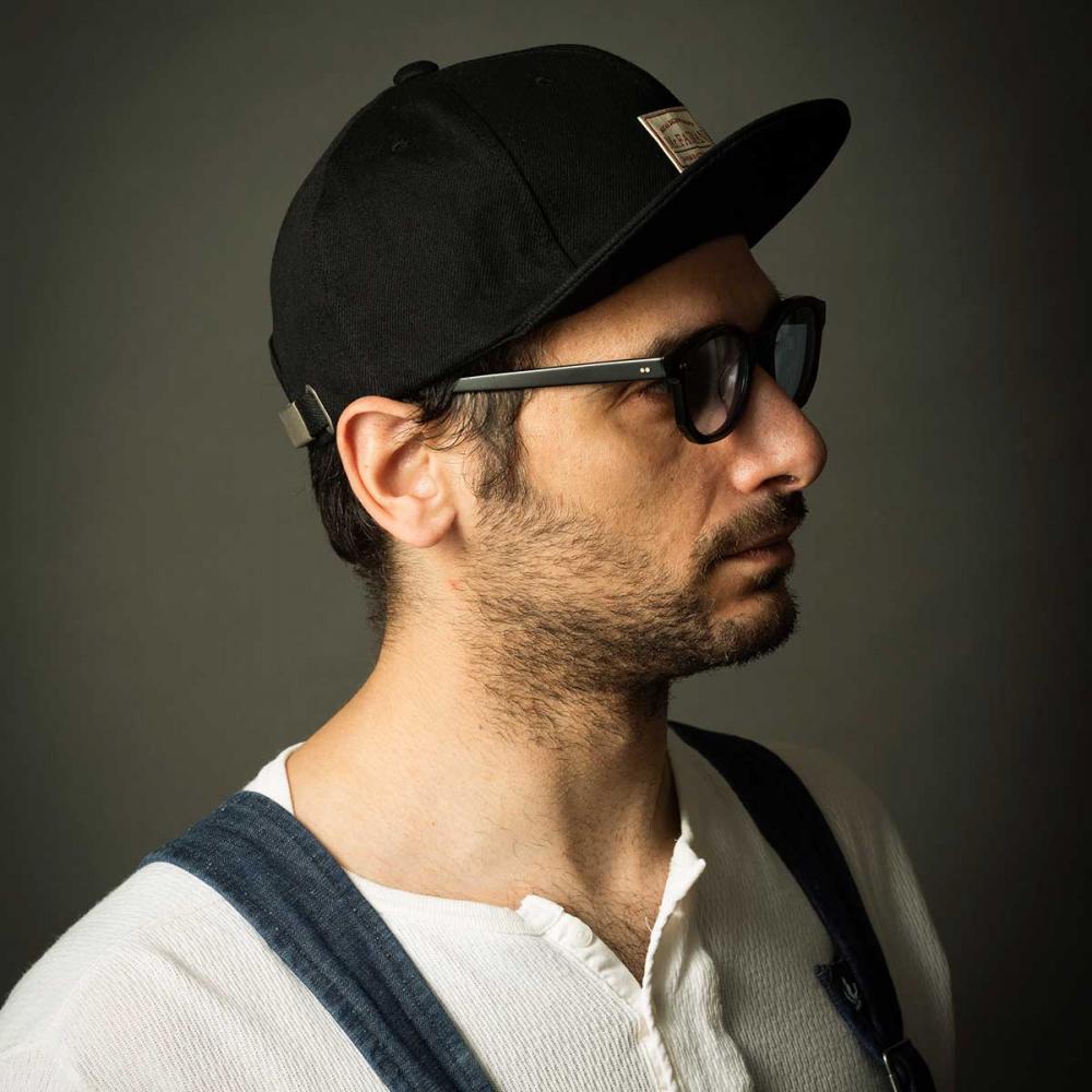 Short Brim Garage Cap:BLACK