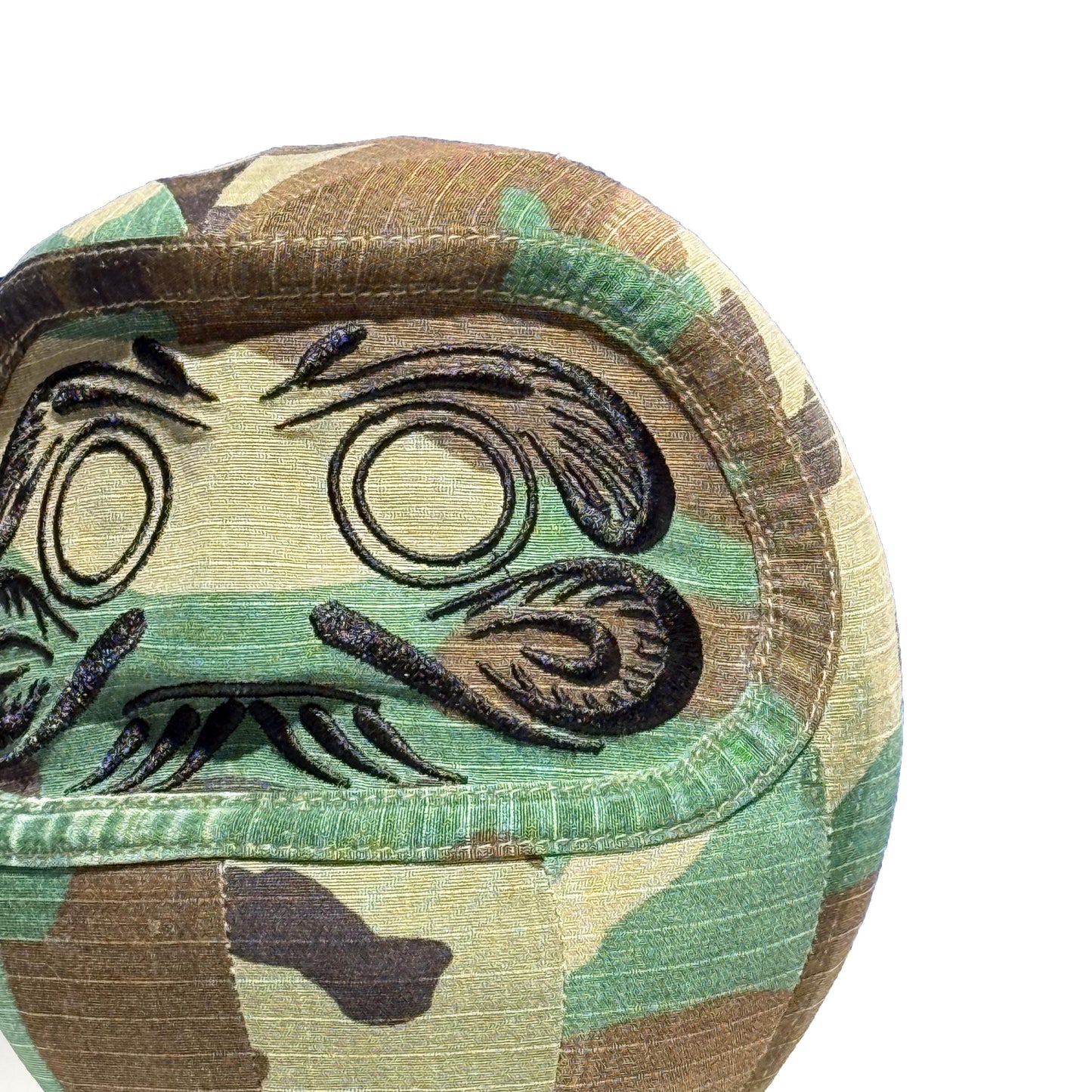 アップサイクルアートだるま　CAMO:D