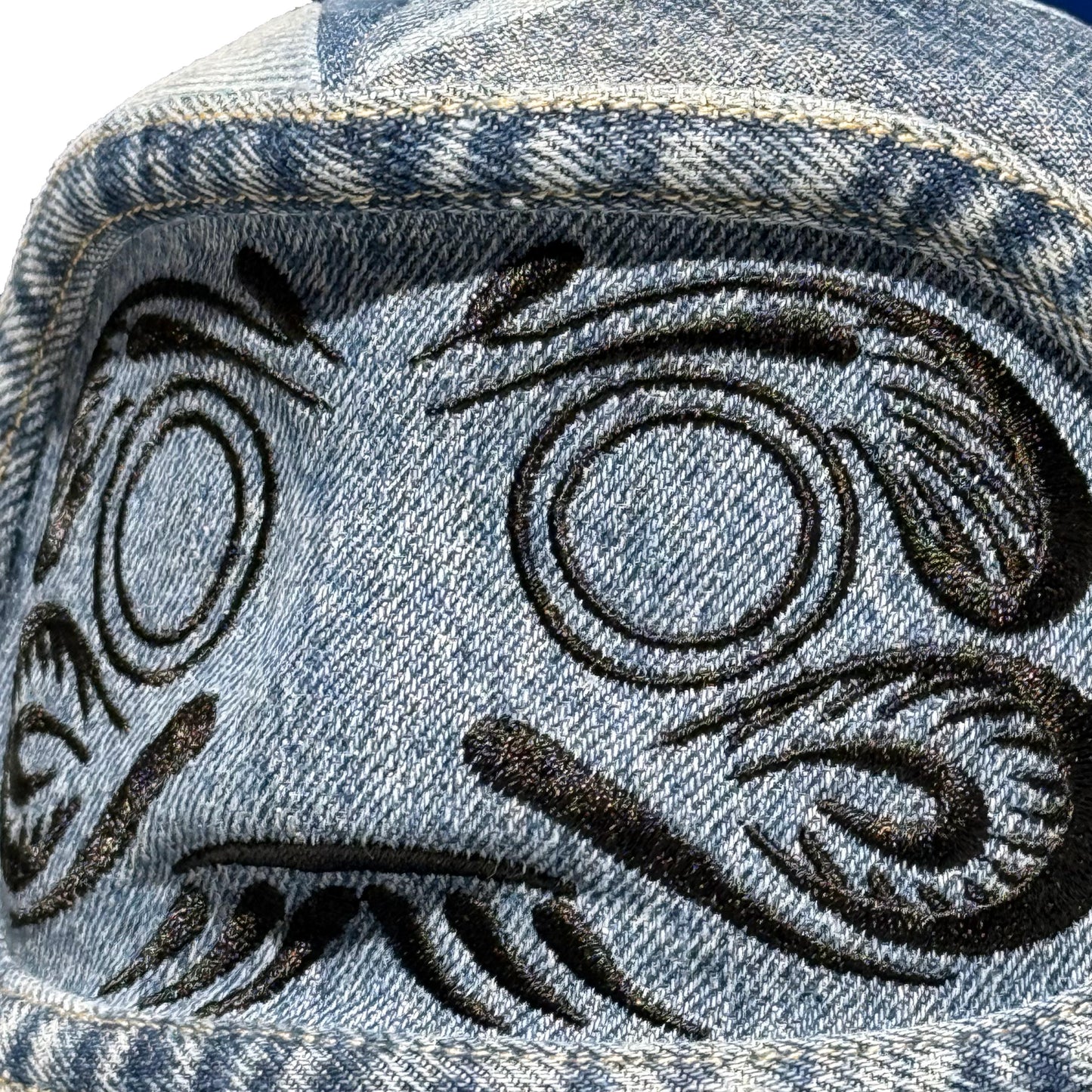 アップサイクルアートだるま　DENIM:E