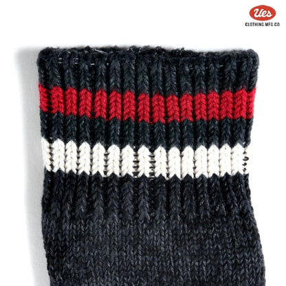 ライン入りスニーカーソックス　ブラック×白赤ライン