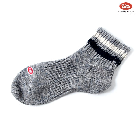 ライン入りスニーカーソックス　グレー×紺白ライン