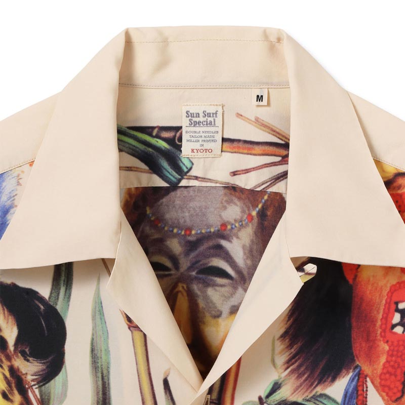 サンサーフ Lot No. SS39481 SUN SURF SPECIAL EDITION “BATTLE MASK” オフホワイト メンズ レーヨン アロハシャツ