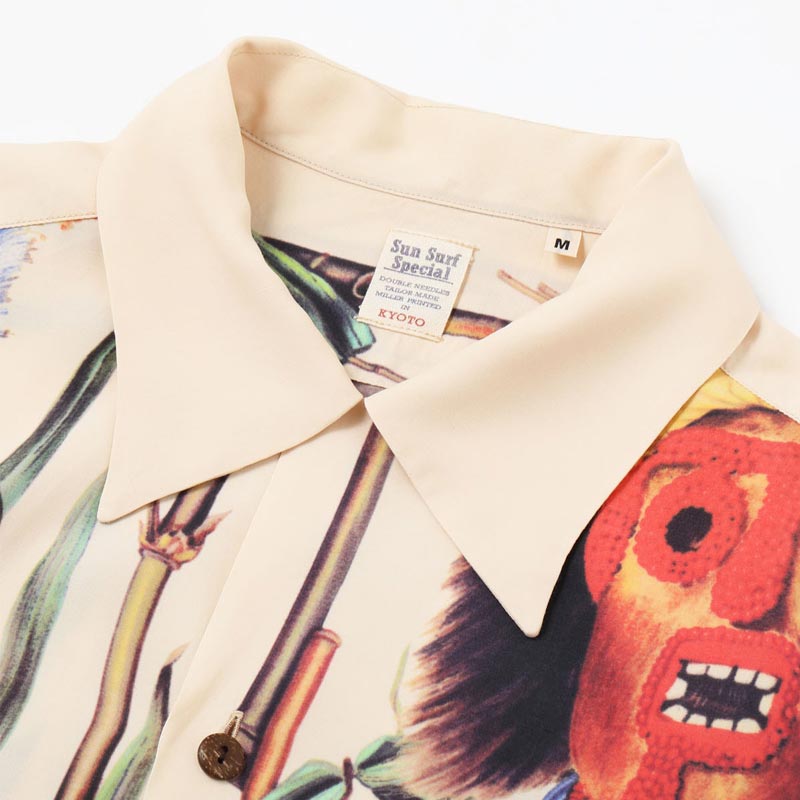 サンサーフ Lot No. SS39481 SUN SURF SPECIAL EDITION “BATTLE MASK” オフホワイト メンズ レーヨン アロハシャツ