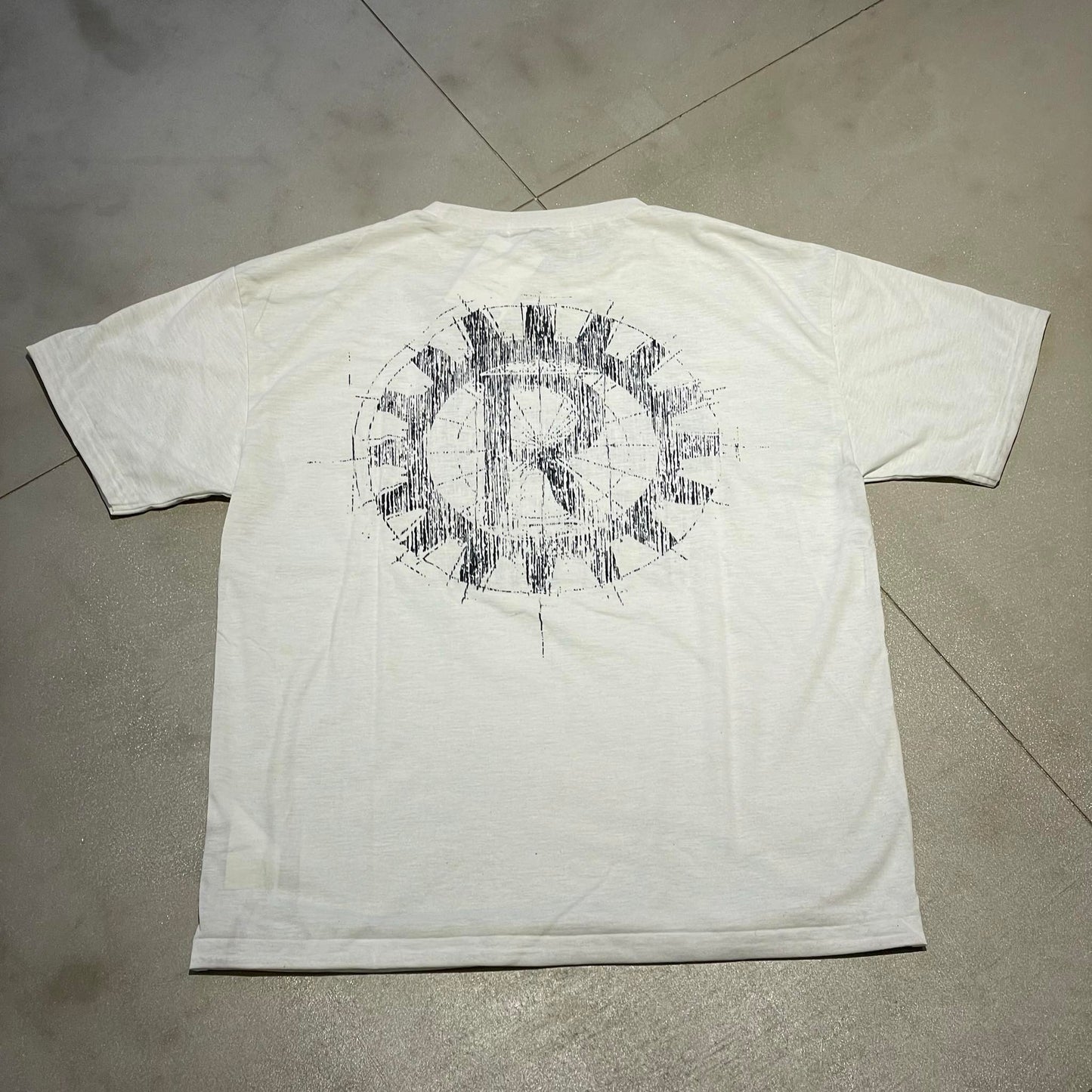 トルク 24-2205 REAG AGEXXXX THE MACHXXXX NURSE WICH GUNS T-SHIRT
