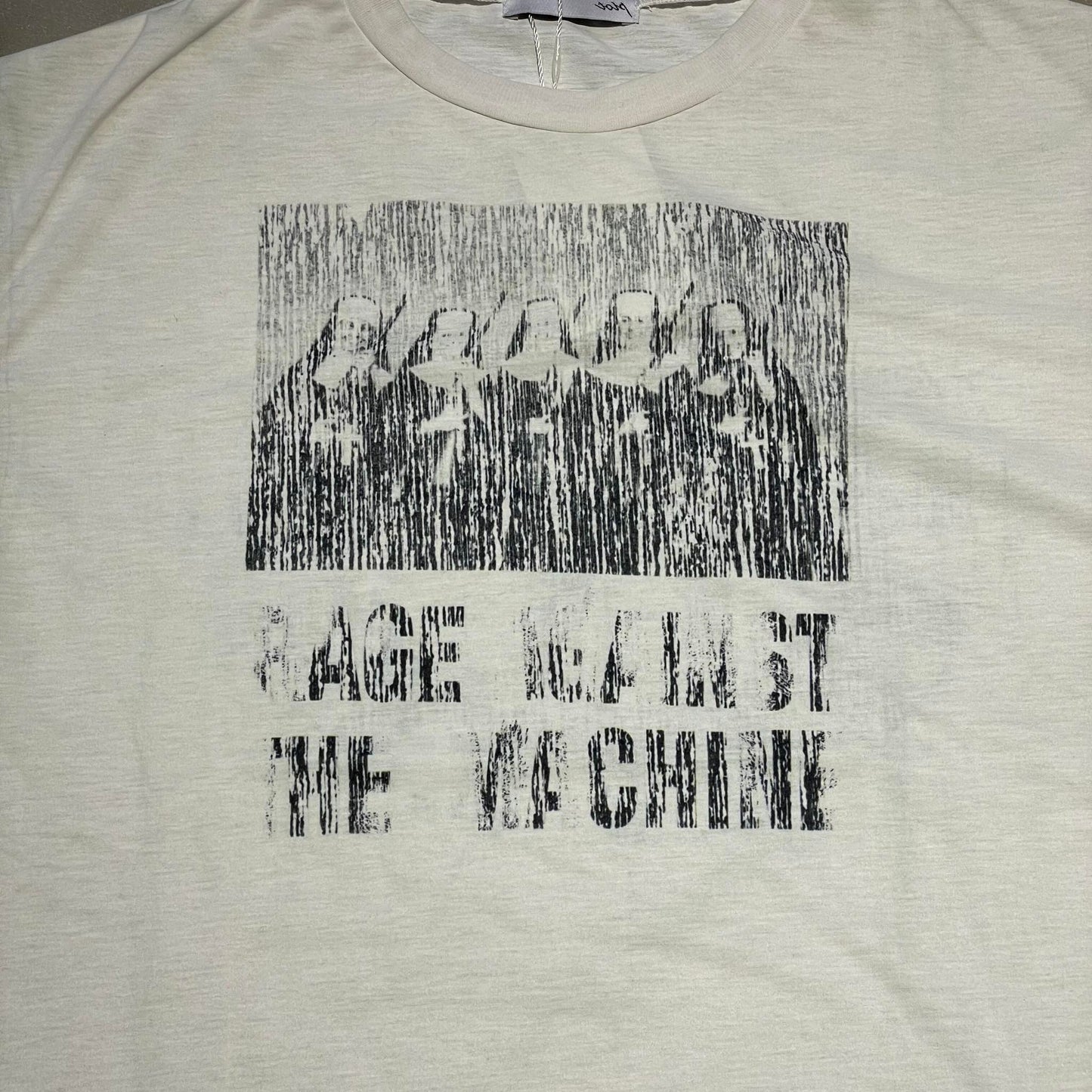 トルク 24-2205 REAG AGEXXXX THE MACHXXXX NURSE WICH GUNS T-SHIRT