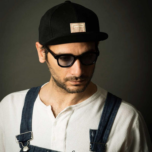 Short Brim Garage Cap:BLACK