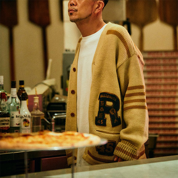 バウワウ BW221-RFJFC RECOGNIZE LETTERED CARDIGAN：BEIGE STAIN