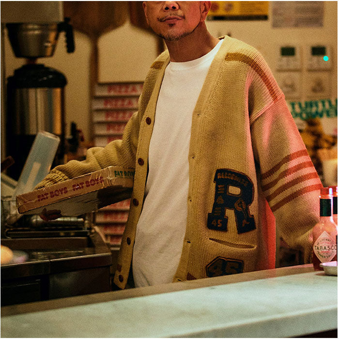 バウワウ BW221-RFJFC RECOGNIZE LETTERED CARDIGAN：BEIGE STAIN