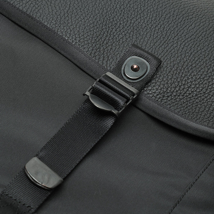 ATTRACTIONS A20037 Black Messenger