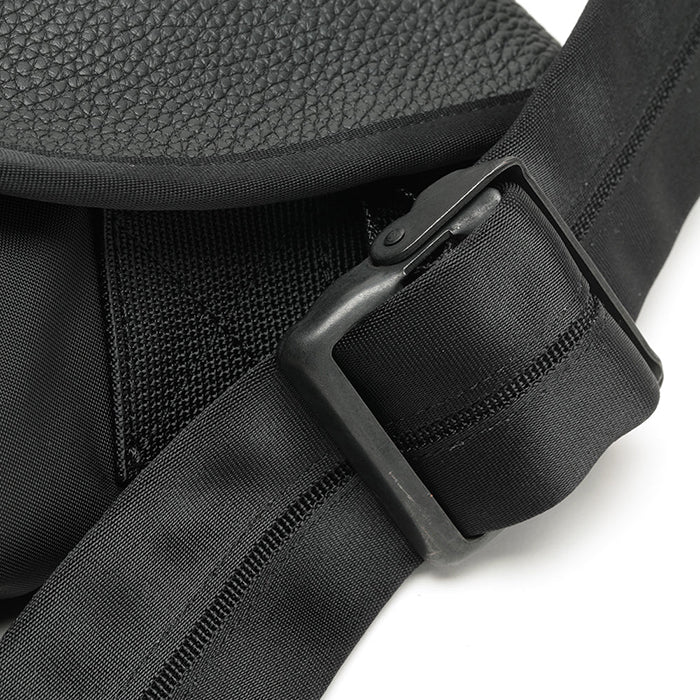 ATTRACTIONS A20037 Black Messenger